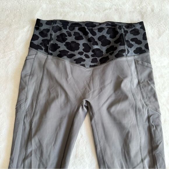 Lululemon All The Right Places Crop Leggings Leopard Size 10 - Picture 8 of 9